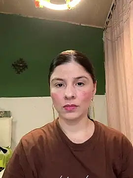 Estefani 32 online show from February 11, 2026, 11:32 pm