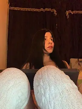 Estefani 32 online show from March 10, 2026, 1:54 am