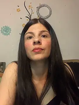 Estefani 32 online show from March 14, 2026, 12:17 am