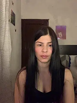 Estefani 32 online show from July 17, 2026, 4:45 pm