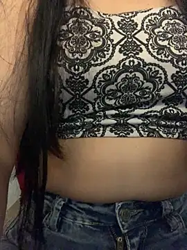 Estefani 32 online show from July 19, 2026, 7:17 pm