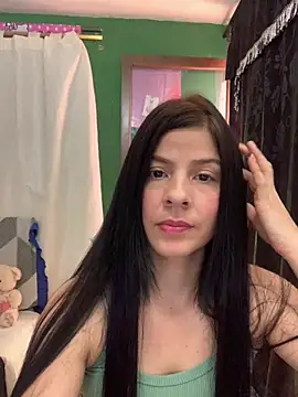 Estefani 32 online show from August 6, 2026, 3:36 pm