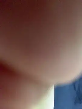 Estefani 32 online show from August 7, 2026, 5:26 pm