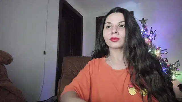 Snapshot of EasyAcee chatting on December 10, 2024, 2:28 pm EasyAcee online show from December 10, 2024, 2:28 pm