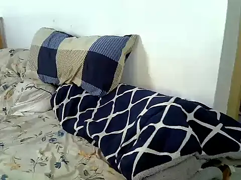 purplescarlet online show from June 14, 2026, 2:24 am
