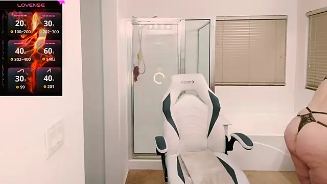 Snapshot of britteebee chatting on March 10, 2026, 7:02 am britteebee online show from March 10, 2026, 7:02 am