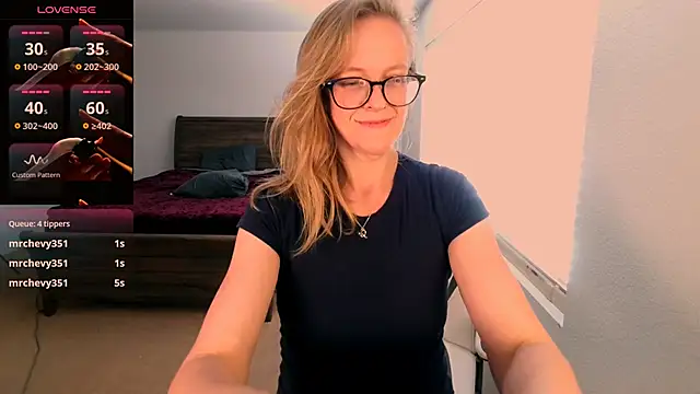 britteebee online show from June 3, 2026, 10:04 pm