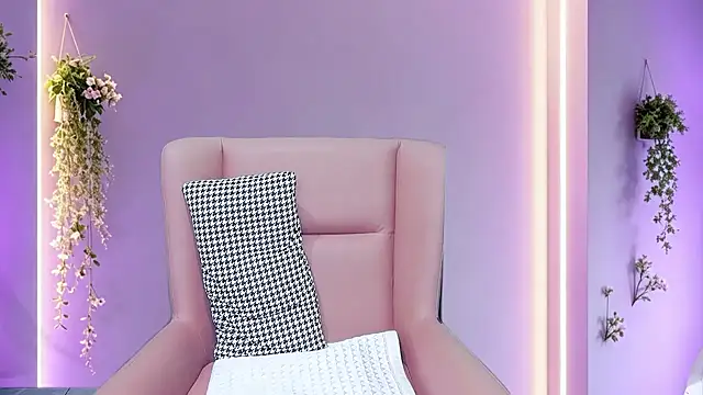 Giuliam online show from July 28, 2026, 8:52 pm