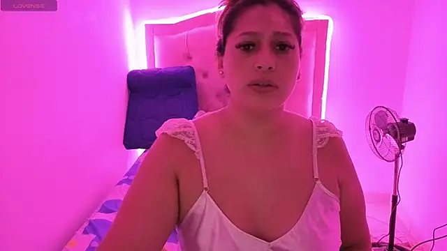 Snapshot of Nazlyy30 chatting on October 6, 2025, 7:28 am Nazlyy30 online show from October 6, 2025, 7:28 am