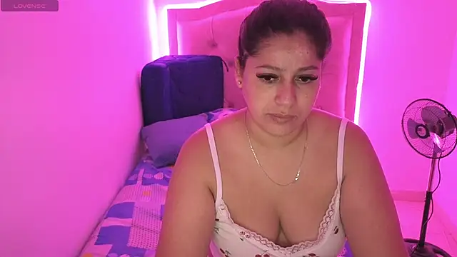 Snapshot of Nazlyy30 chatting on October 30, 2025, 8:05 am Nazlyy30 online show from October 30, 2025, 8:05 am