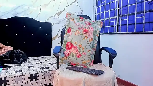 Snapshot of Lu_doll chatting on September 19, 2025, 4:36 am Lu doll online show from September 19, 2025, 4:36 am