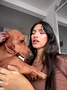 DulceLenns online show from September 16, 2025, 6:20 pm