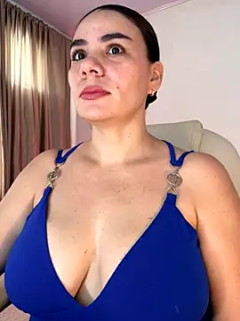 Snapshot of MeganDupont chatting on September 24, 2025, 1:03 pm MeganDupont online show from September 24, 2025, 1:03 pm