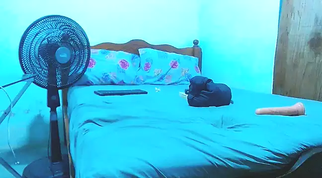 Snapshot of cositarrica_xxx chatting on February 19, 2025, 3:06 am cositarrica xxx online show from February 19, 2025, 3:06 am