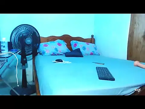 Snapshot of cositarrica_xxx chatting on March 14, 2025, 5:24 pm cositarrica xxx online show from March 14, 2025, 5:24 pm