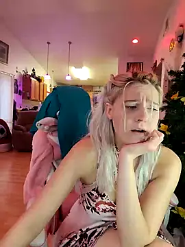 Snapshot of ScarletCallings420 chatting on December 9, 2024, 11:24 pm ScarletCallings420 online show from December 9, 2024, 11:24 pm