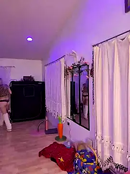 Snapshot of ScarletCallings420 chatting on January 8, 2025, 8:38 am ScarletCallings420 online show from January 8, 2025, 8:38 am