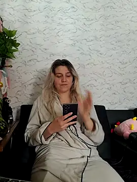 Snapshot of ScarletCallings420 chatting on April 16, 2026, 7:47 pm ScarletCallings420 online show from April 16, 2026, 7:47 pm