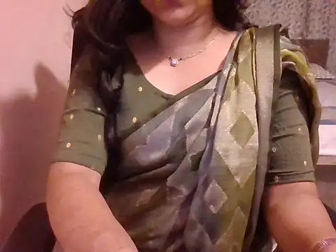 Snapshot of Pinky_4 chatting on October 2, 2025, 5:20 pm Pinky 4 online show from October 2, 2025, 5:20 pm