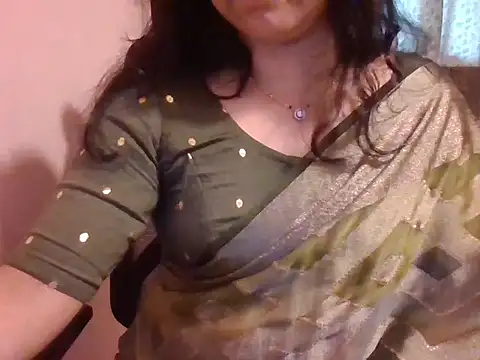 Snapshot of Pinky_4 chatting on October 3, 2025, 12:02 pm Pinky 4 online show from October 3, 2025, 12:02 pm