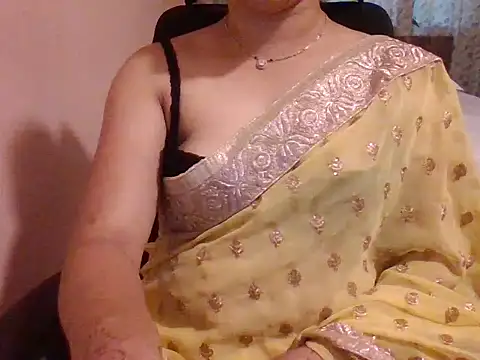 Snapshot of Pinky_4 chatting on October 29, 2025, 2:36 am Pinky 4 online show from October 29, 2025, 2:36 am