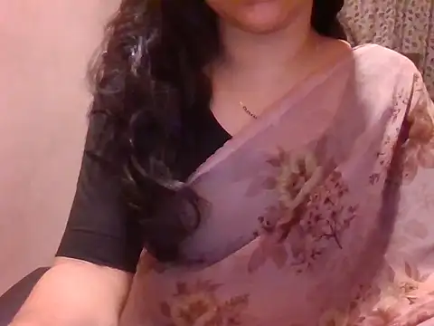 Snapshot of Pinky_4 chatting on August 1, 2026, 10:19 pm Pinky 4 online show from August 1, 2026, 10:19 pm