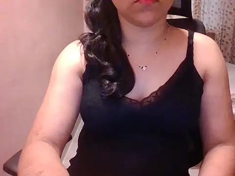 Snapshot of Pinky_4 chatting on August 6, 2026, 7:10 am Pinky 4 online show from August 6, 2026, 7:10 am