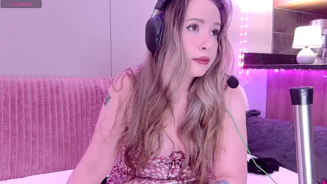 Snapshot of ScarletCarnal chatting on October 25, 2025, 8:47 pm ScarletCarnal online show from October 25, 2025, 8:47 pm