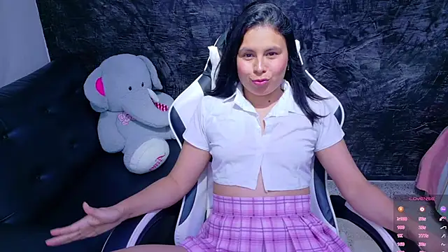 olivia love  online show from May 6, 2026, 7:19 pm
