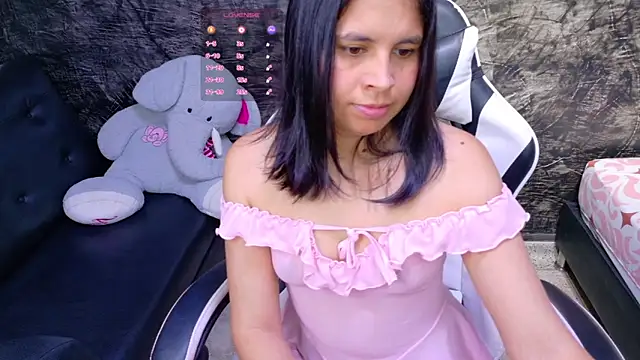 olivia love  online show from May 10, 2026, 3:50 pm