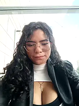 Snapshot of Simone_Miller chatting on January 13, 2025, 10:13 pm Simone Miller online show from January 13, 2025, 10:13 pm