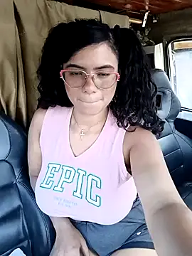 Snapshot of Simone_Miller chatting on January 28, 2025, 9:08 pm Simone Miller online show from January 28, 2025, 9:08 pm