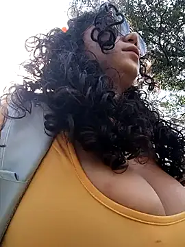 Snapshot of Simone_Miller chatting on February 26, 2025, 2:14 pm Simone Miller online show from February 26, 2025, 2:14 pm