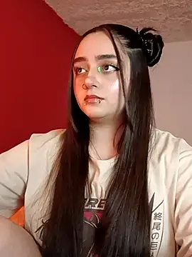 IvonneT online show from November 2, 2025, 9:39 pm