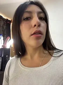 Snapshot of MiaJones21 chatting on February 17, 2026, 9:43 pm MiaJones21 online show from February 17, 2026, 9:43 pm