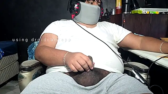 mikfgh50 online show from November 23, 2025, 5:18 am