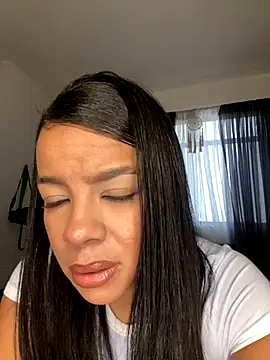 trianawhite online show from November 22, 2025, 5:23 pm