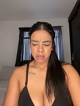 Snapshot of trianawhite chatting on March 3, 2026, 3:07 pm trianawhite online show from March 3, 2026, 3:07 pm