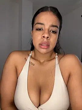 Snapshot of trianawhite chatting on March 30, 2026, 4:30 pm trianawhite online show from March 30, 2026, 4:30 pm