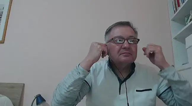 YOU6me online show from December 6, 2024, 5:33 pm