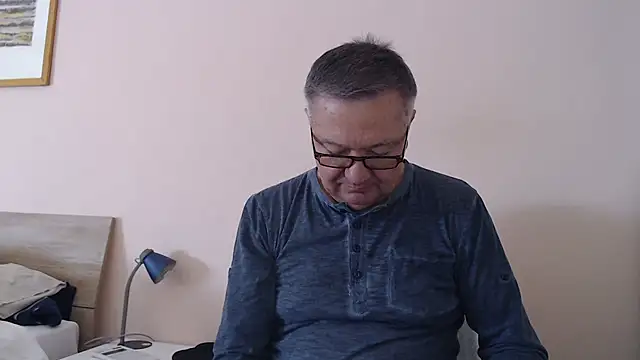 Snapshot of YOU6me chatting on September 18, 2025, 7:43 am YOU6me online show from September 18, 2025, 7:43 am