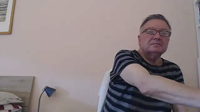 Snapshot of YOU6me chatting on September 22, 2025, 6:48 am YOU6me online show from September 22, 2025, 6:48 am