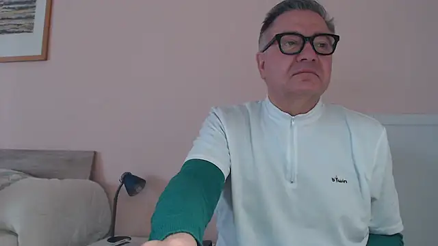 YOU6me online show from December 5, 2025, 8:12 am