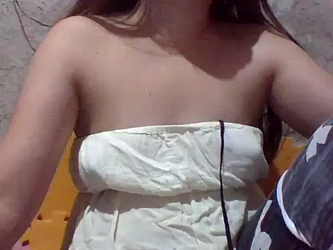 Beatrice143 online show from October 15, 2025, 7:03 pm