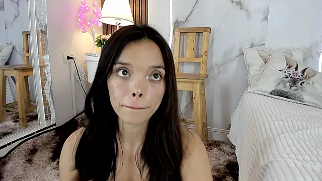 hannahill69 online show from December 21, 2024, 11:01 am