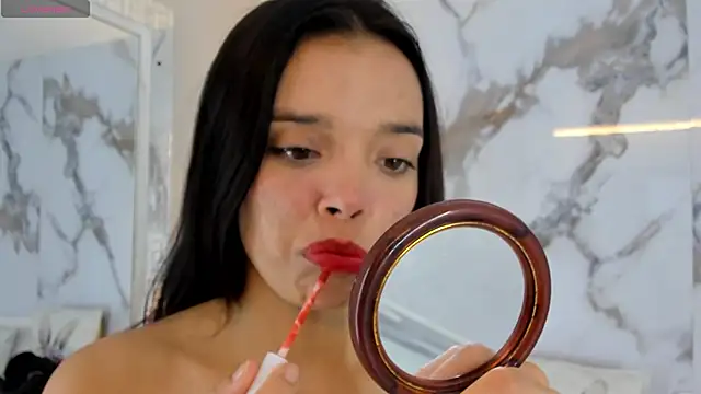 hannahill69 online show from January 6, 2025, 4:15 am