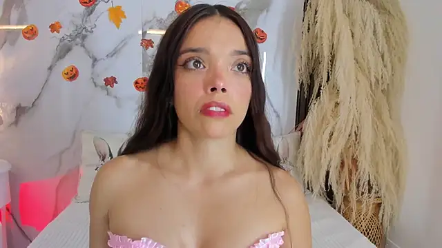 hannahill69 online show from October 29, 2025, 5:10 am