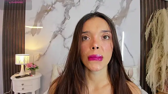 hannahill69 online show from July 22, 2026, 4:37 am