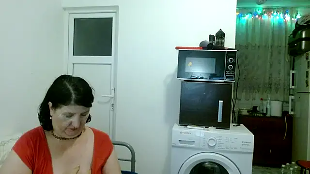 Snapshot of RidemerafSuzana chatting on December 4, 2024, 6:28 pm RidemerafSuzana online show from December 4, 2024, 6:28 pm