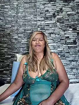 Mammabear 4u online show from March 9, 2026, 6:45 pm